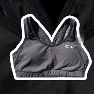 Oakley womens sports bra / athletic bra